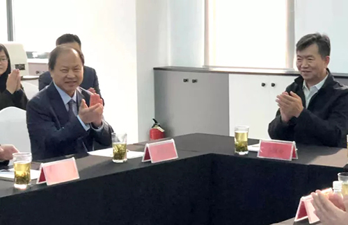 POC 睿未來 — 中國醫(yī)學裝備協(xié)會POCT分會和白求恩精神研究會檢驗醫(yī)學分會在禾柏生物聯(lián)合召開研討會