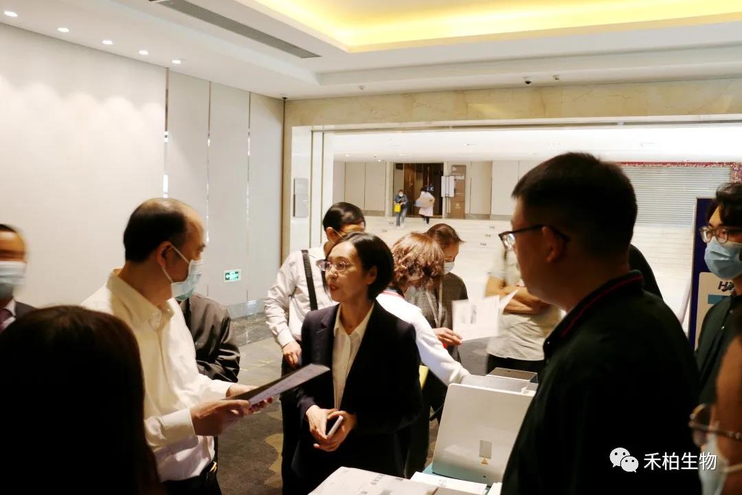 擁抱智慧醫(yī)療新藍海---河北省生物醫(yī)學(xué)工程學(xué)會醫(yī)學(xué)人工智能高峰會順利召開