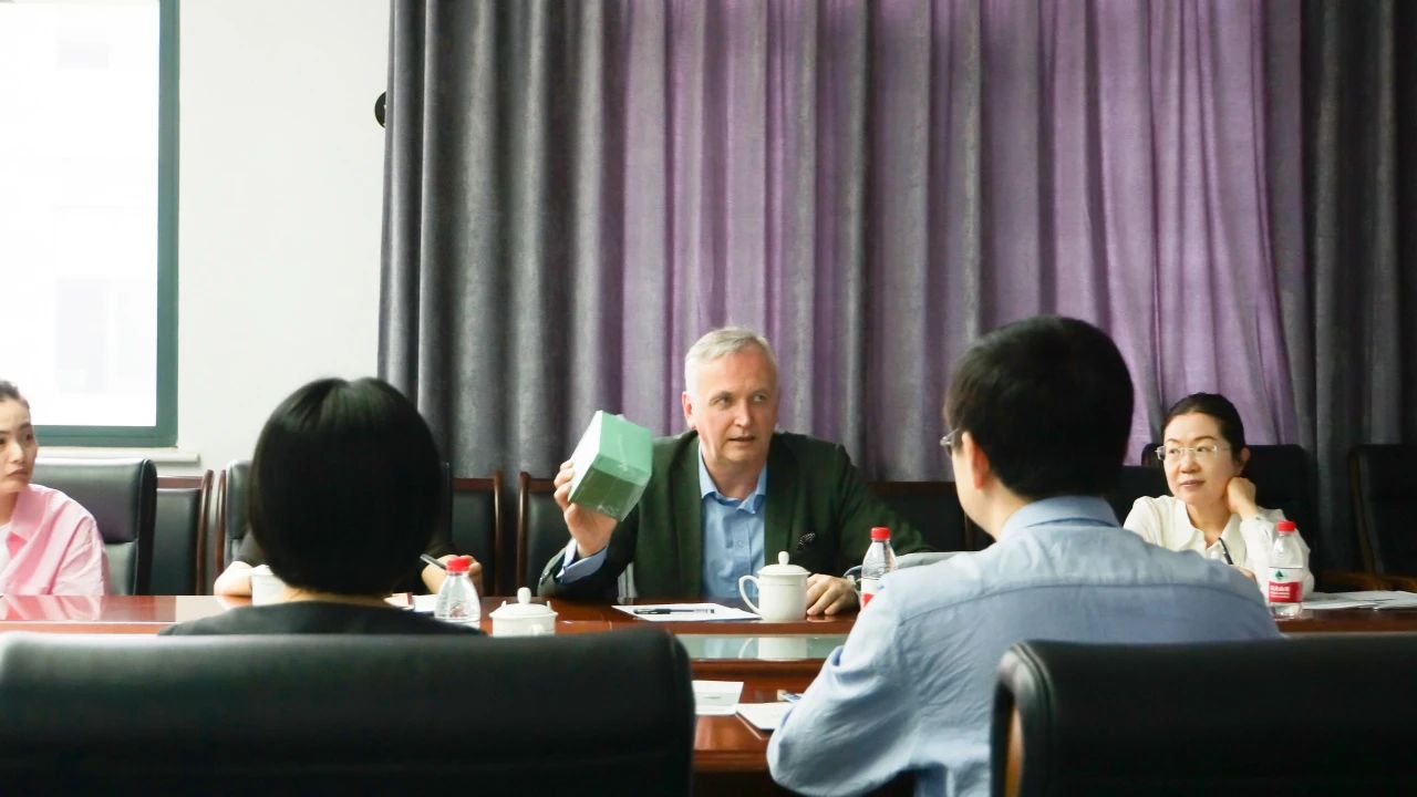比利時王國駐華大使館商務參贊 Didier Denayer一行蒞臨禾柏生物參觀考察